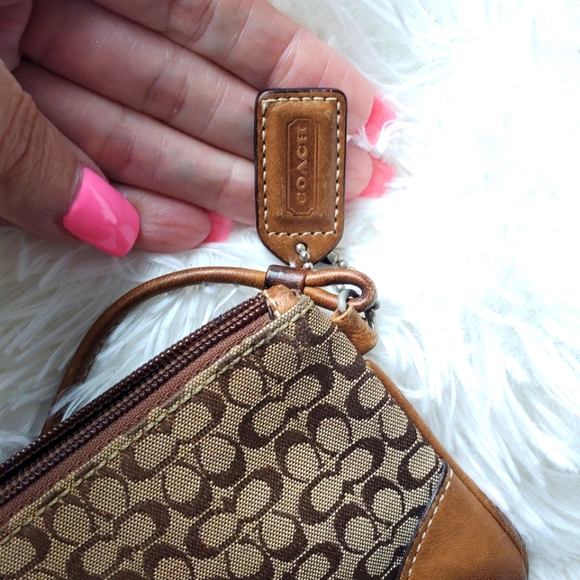 Coach wristlet - Picture 3 of 5